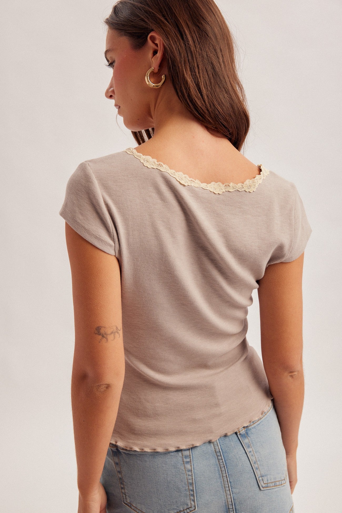 Lace Neck Rib