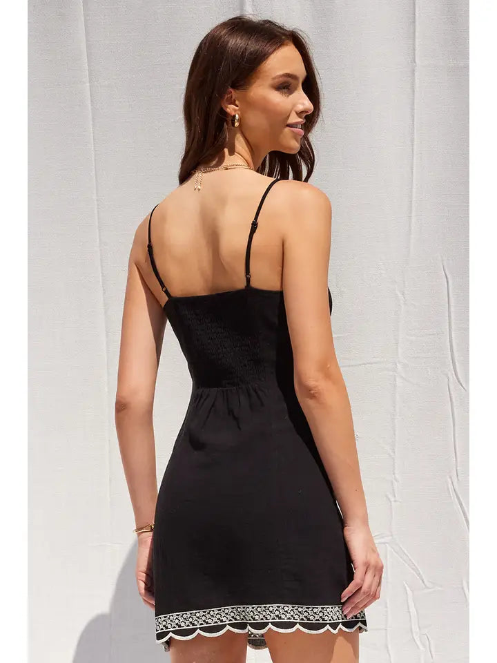 Scalloped Lace Midi Dress